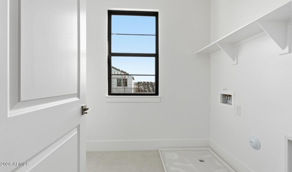Viviendo Lot #10 Laundry Room (Large)