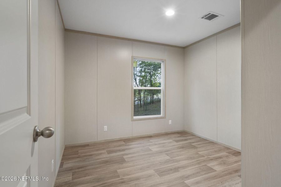 Spacious, unfurnished interior of a new home in , Keystone Heights (Image 21).