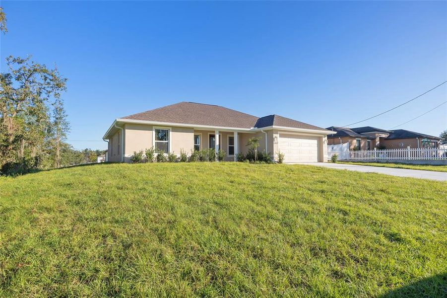 Exterior details and patio area of a home in , Brooksville (Image 10).