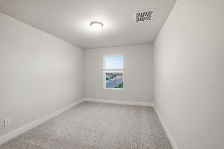 Spacious, unfurnished interior of a new home in Hunters Glen, Jarrell (Image 54).