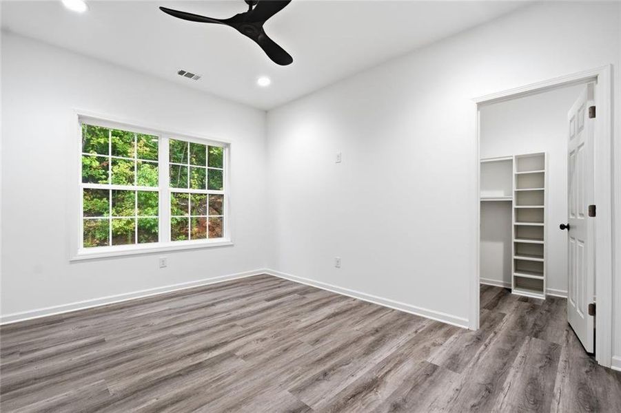 Spacious, unfurnished interior of a new home in , Gainesville (Image 22).