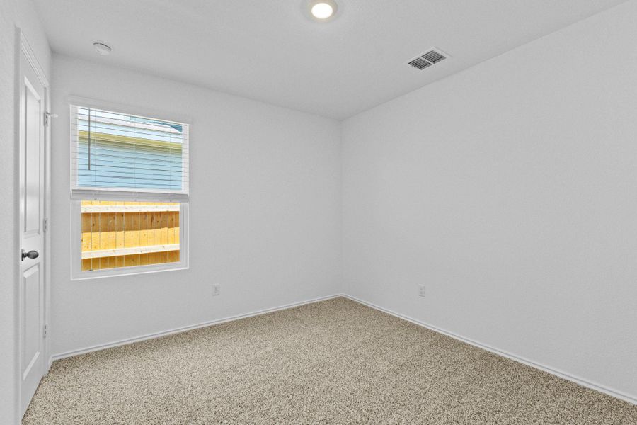 Spacious, unfurnished interior of a new home in Valverde, Bastrop (Image 21).