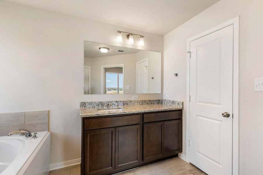 2D floor plan layout for the The 1443 by Stylecraft Builders in Sterling Ridge, Huntsville, TX (Image 24).