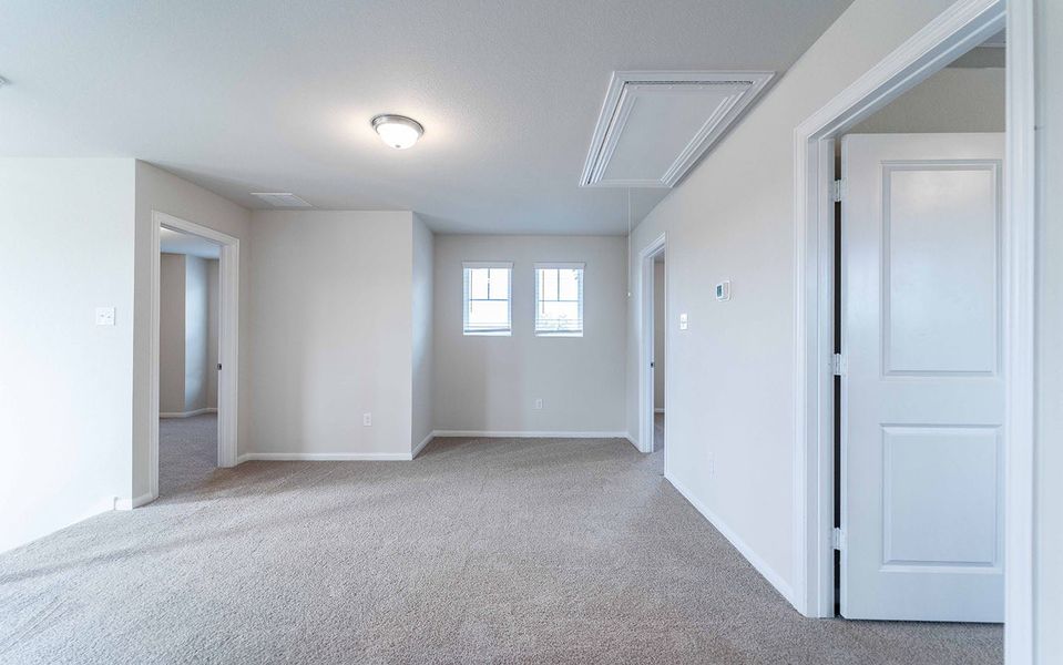 Spacious, unfurnished interior of a new home in Paramount, Kyle (Image 14).