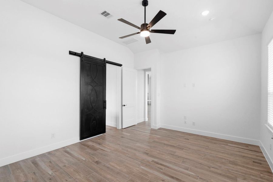 Spacious, unfurnished interior of a new home in Briarley, Montgomery (Image 30).