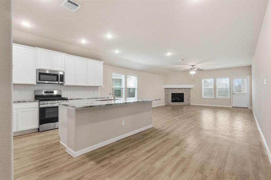 Furnished interior view inside a new home in , Baytown (Image 12).