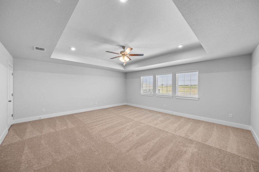 Spacious, unfurnished interior of a new home in Hartrick Ranch, Temple (Image 11).