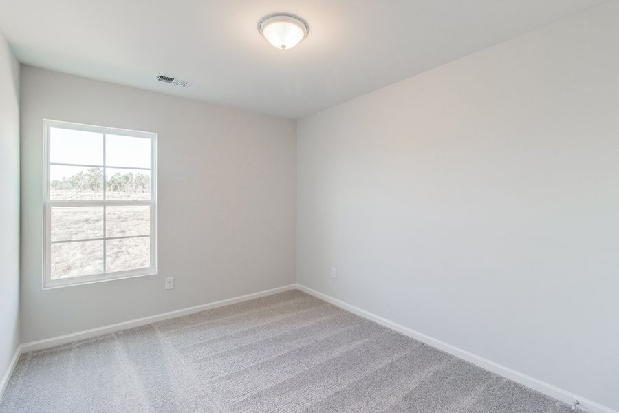 Spacious, unfurnished interior of a new home in Astoria, Columbia (Image 24).