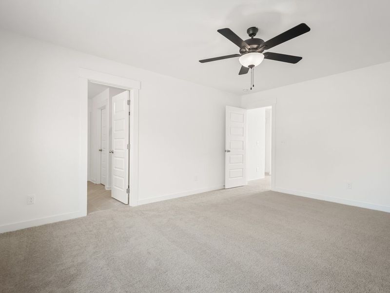 Spacious, unfurnished interior of a new home in Woods Crossing, Gallatin (Image 38).