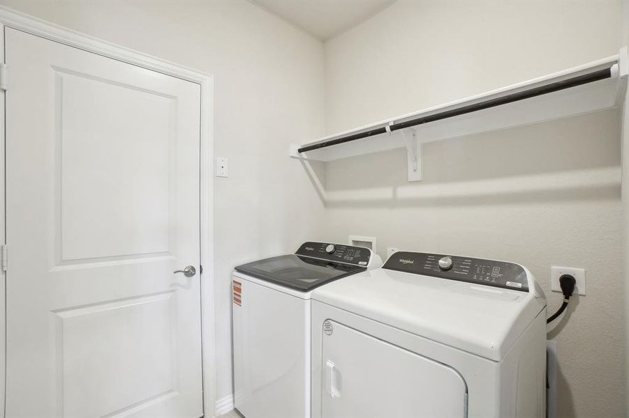 Photo is not of the actual home, but is an inspirational photo of builder’s model home and may depict options, furnishings, and/or decorator features that are not included. Photo is not of the actual home, but is an inspirational photo of builder’s model home and may depict options, furnishings, and/or decorator features that are not included.