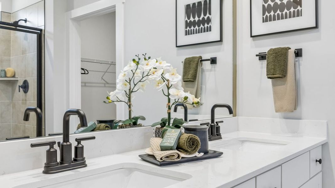 Representative interior finishes for a home built from the Manning by D.R. Horton in Reserve at Hickory Ridge, Columbia (Image 22).