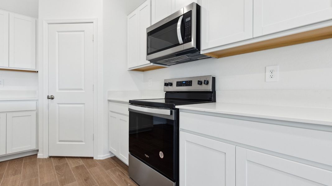 Furnished interior view inside a new home in Rio Rancho Estates, Wittmann (Image 6).