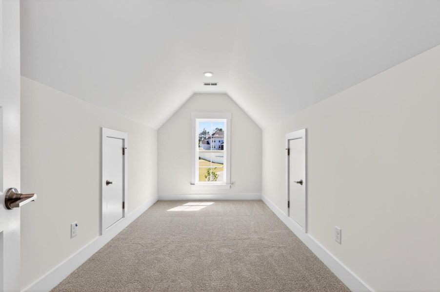 Spacious, unfurnished interior of a new home in Hancock Farms, Aiken (Image 25).