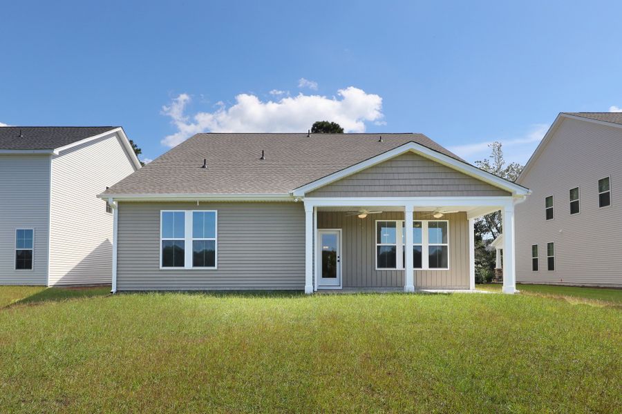 Exterior details and patio area of a home in Arcadia, Myrtle Beach (Image 27).