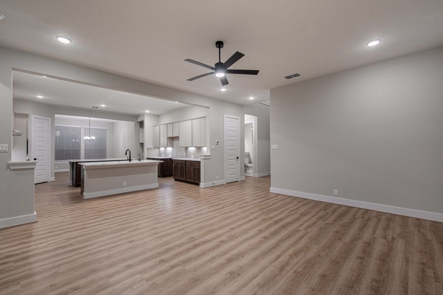 Spacious, unfurnished interior of a new home in The Reserve at Potranco Oaks, Castroville (Image 22).