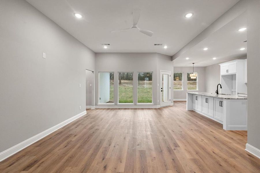 Spacious, unfurnished interior of a new home in , Corsicana (Image 31).