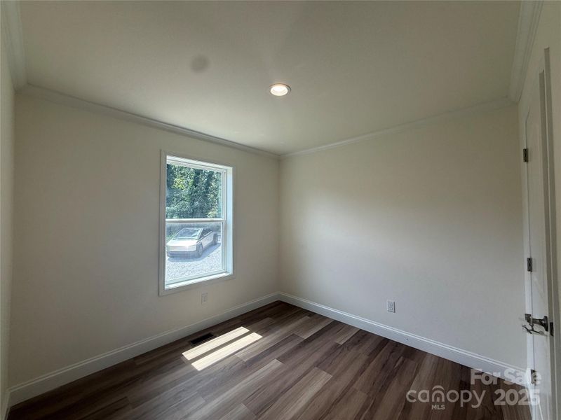 Spacious, unfurnished interior of a new home in , Hendersonville (Image 9).