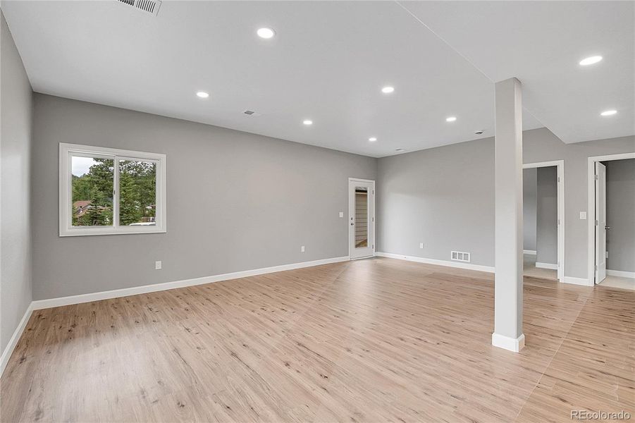 Spacious, unfurnished interior of a new home in , Pine (Image 14).