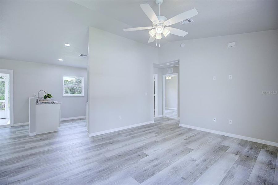 Spacious, unfurnished interior of a new home in , Avon Park (Image 13).