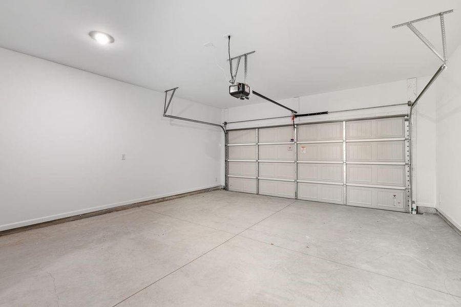 Spacious, unfurnished interior of a new home in Chandler Run, Tucker (Image 36).