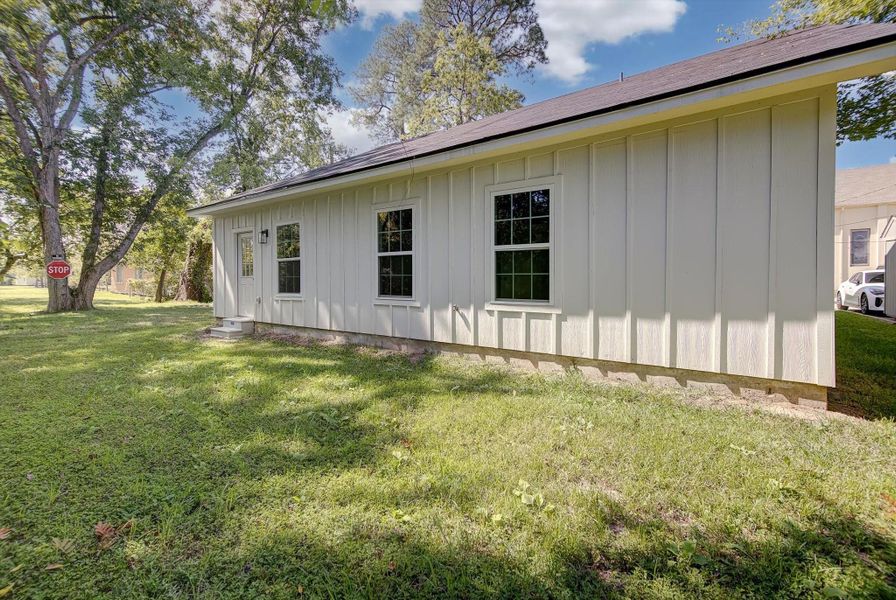 Exterior details and patio area of a home in , Beaumont (Image 4).