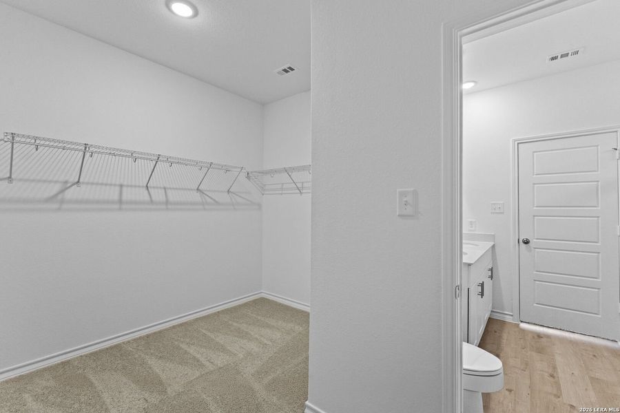 Spacious, unfurnished interior of a new home in Corley Farms, Boerne (Image 21).