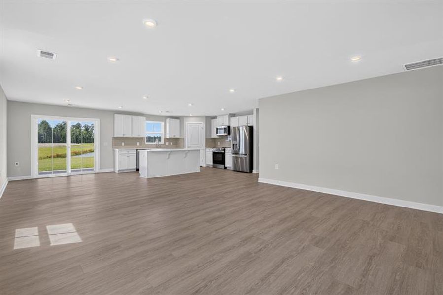 Spacious, unfurnished interior of a new home in Beacon Point at New Hampstead, Savannah (Image 26). Spacious, unfurnished interior of a new home in Beacon Point at New Hampstead, Savannah (Image 26).
