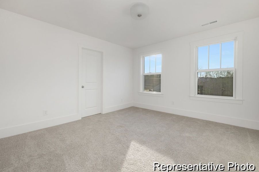 Spacious, unfurnished interior of a new home in Stonebridge Fairways, Monroe (Image 17).