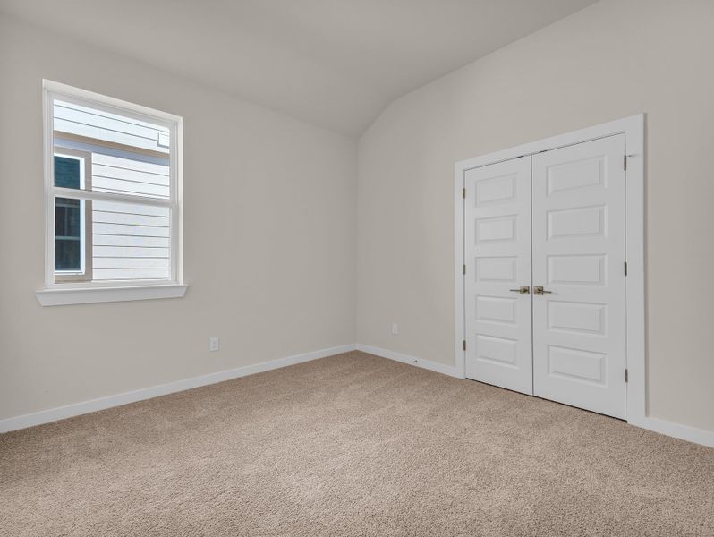 Spacious, unfurnished interior of a new home in Hunter's Ranch, San Antonio (Image 15).