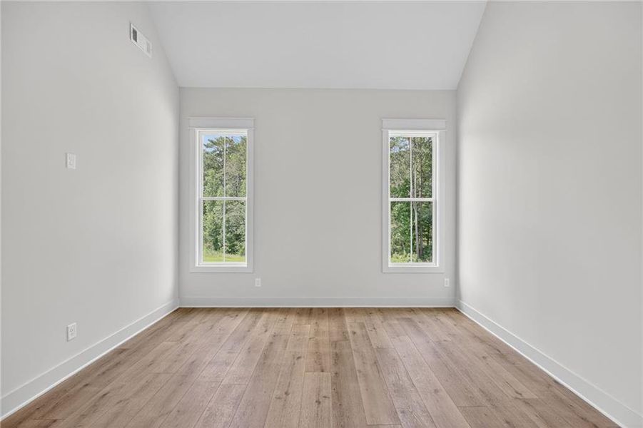 Spacious, unfurnished interior of a new home in , Dallas (Image 17).