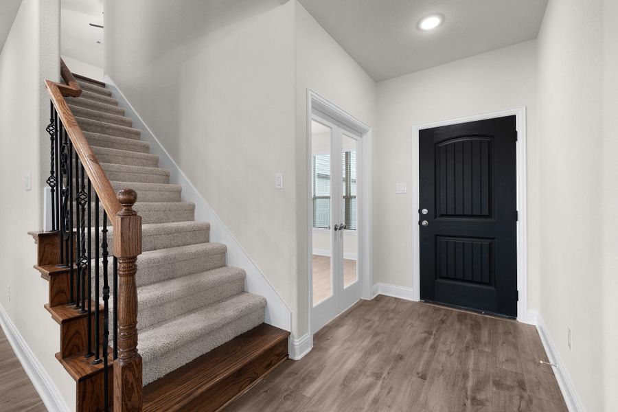 Spacious, unfurnished interior of a new home in Summerwood, Red Oak (Image 24).