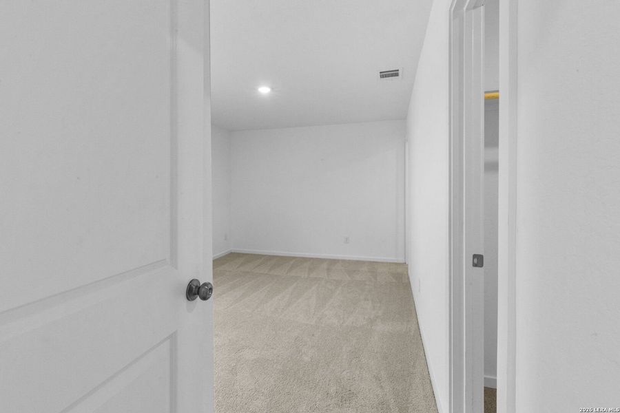 Spacious, unfurnished interior of a new home in Spring Grove, St. Hedwig (Image 11). Spacious, unfurnished interior of a new home in Spring Grove, St. Hedwig (Image 11).