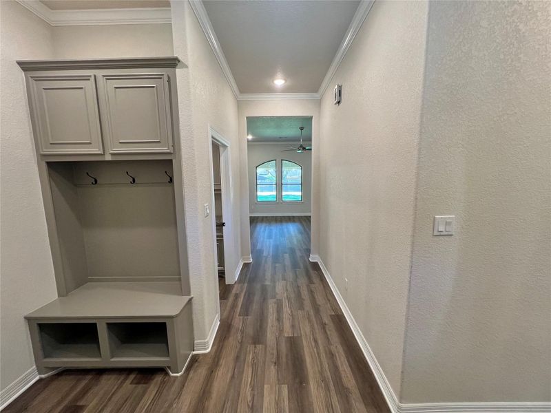 Spacious, unfurnished interior of a new home in , Angleton (Image 27).