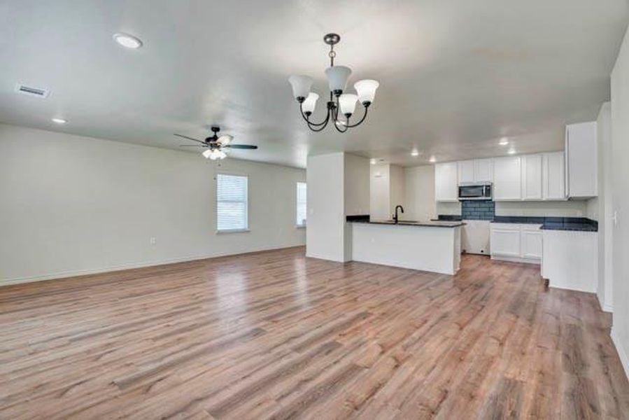 Spacious, unfurnished interior of a new home in , Fort Worth (Image 25).