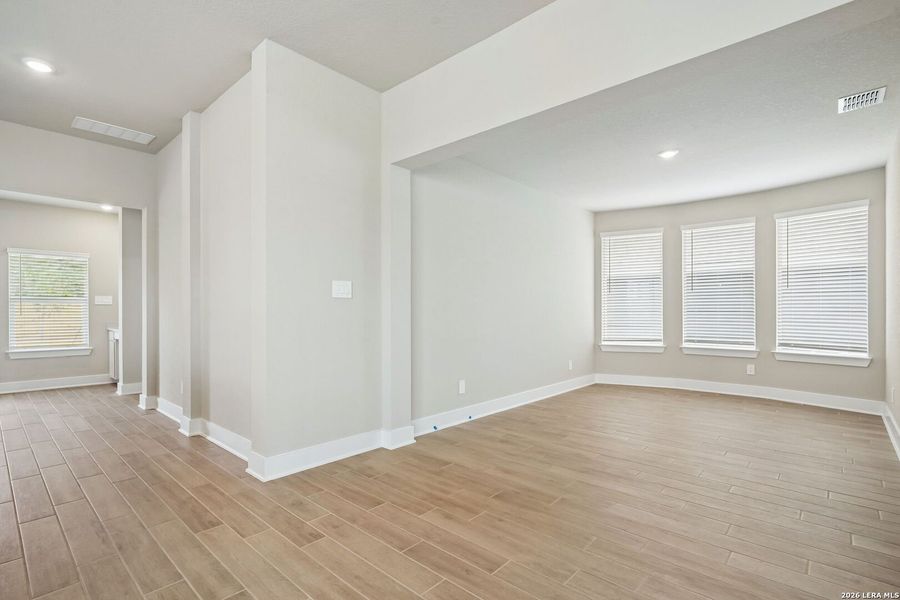 Spacious, unfurnished interior of a new home in Stetson Ridge, Marion (Image 21).