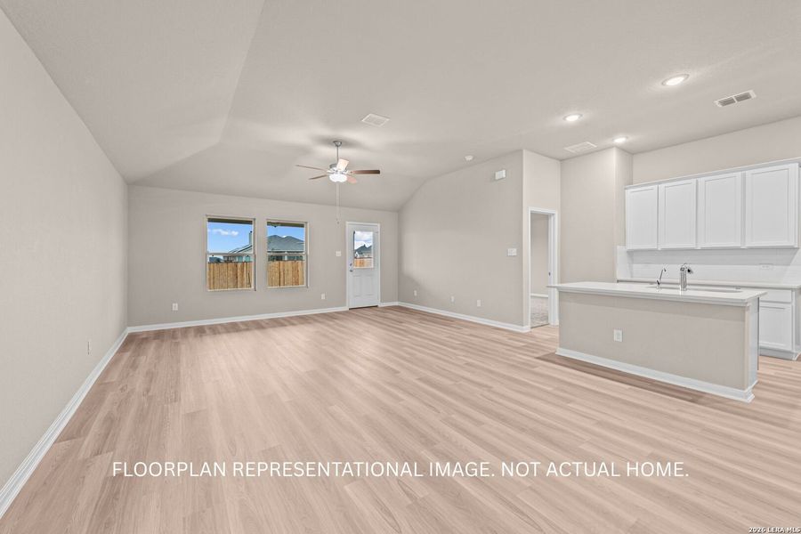 Spacious, unfurnished interior of a new home in Agave, San Antonio (Image 11).