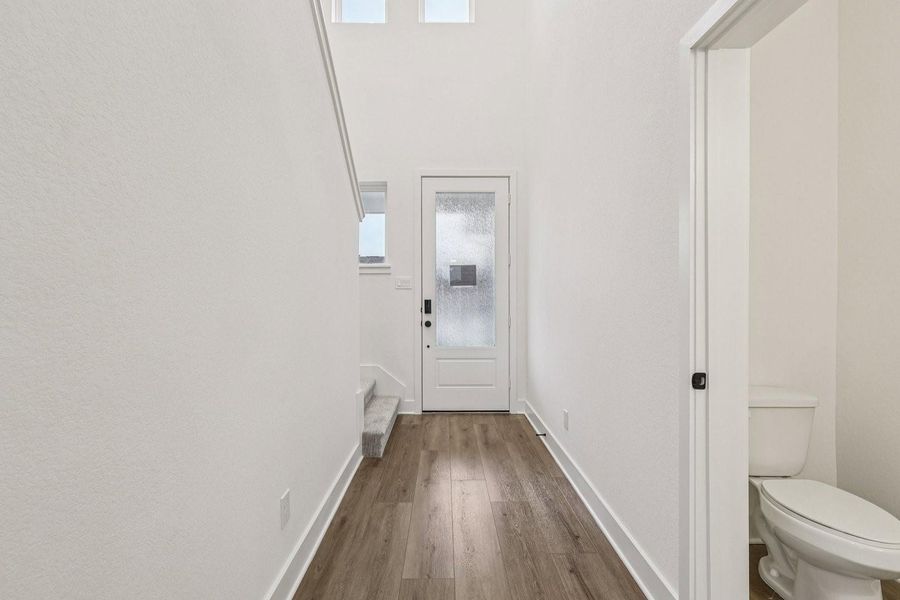 21603 Berry Crest Foyer