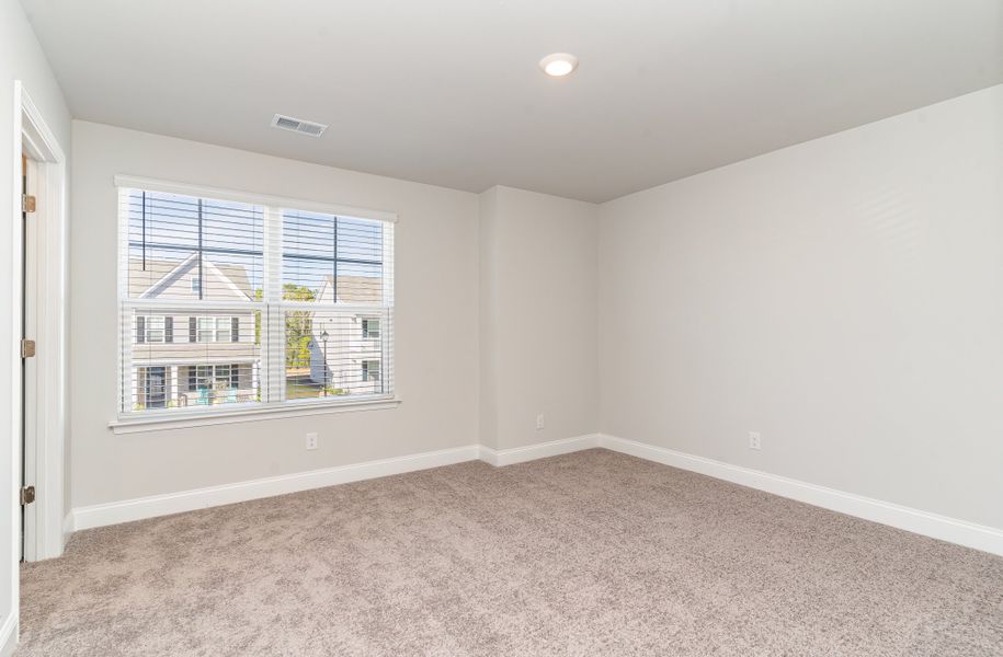 Representative unfurnished interior of a home built from the BELFORT by D.R. Horton in Brunswick Plantation, Calabash (Image 25).