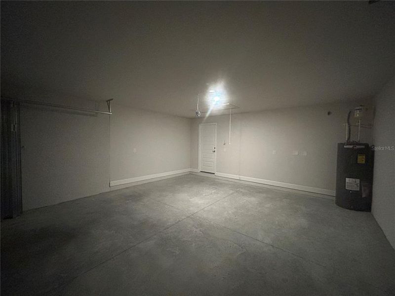 Spacious, unfurnished interior of a new home in Deep Creek, Punta Gorda (Image 17).