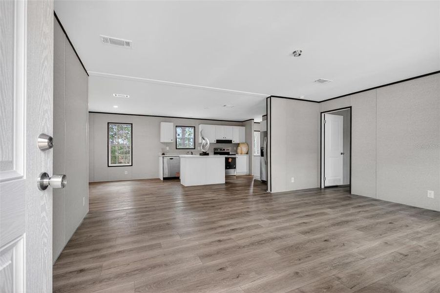 Spacious, unfurnished interior of a new home in , Interlachen (Image 25).