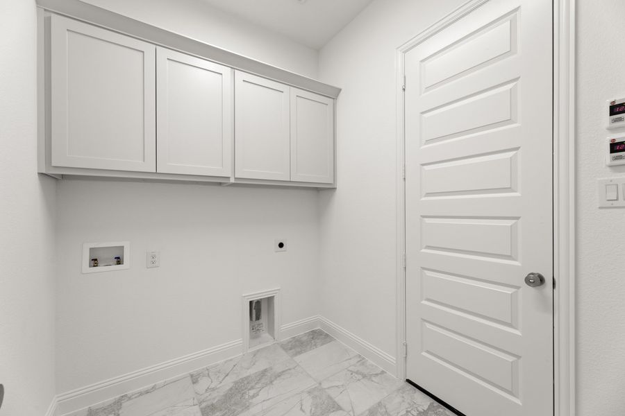 Spacious, unfurnished interior of a new home in Nelson Lake Estates, Rockwall (Image 17).