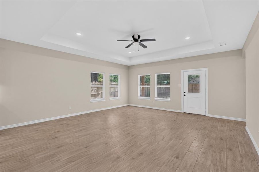 Spacious, unfurnished interior of a new home in , Gainesville (Image 19).