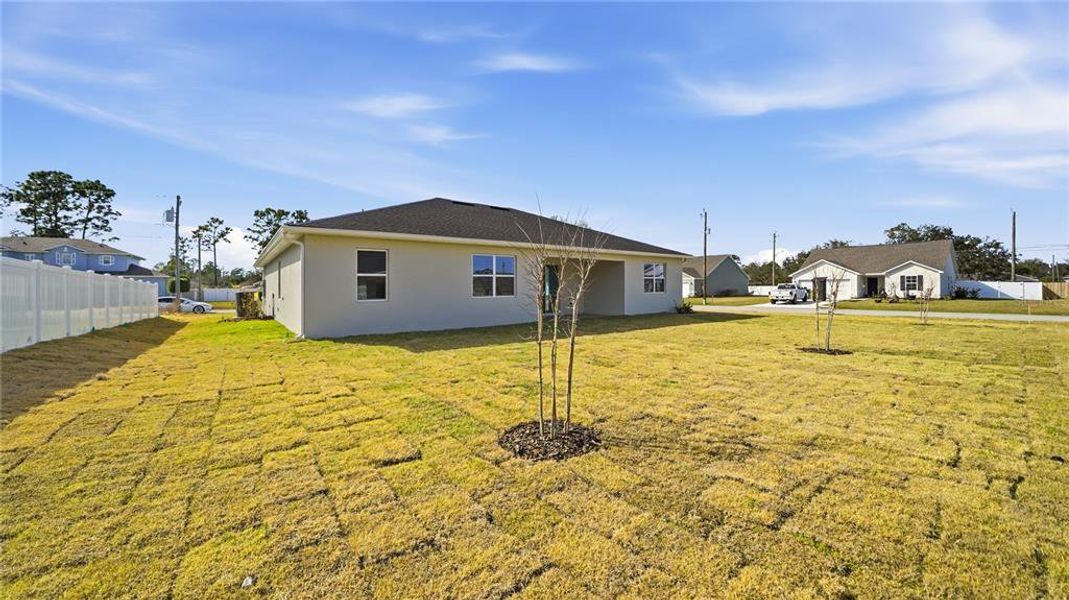Exterior details and patio area of a home in , Palm Coast (Image 27).
