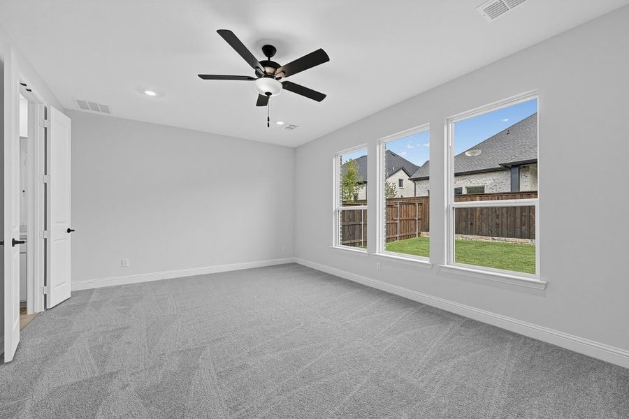 Spacious, unfurnished interior of a new home in The Ridge at Northlake, Northlake (Image 15).