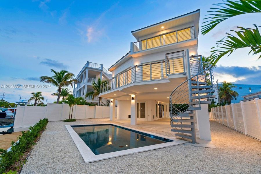 Exterior details and patio area of a home in , Key Largo (Image 30).