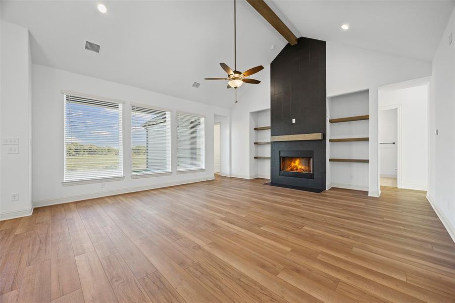 Spacious, unfurnished interior of a new home in Tuscan Estates (1 Acre Lots), Waxahachie (Image 27). Spacious, unfurnished interior of a new home in Tuscan Estates (1 Acre Lots), Waxahachie (Image 27).