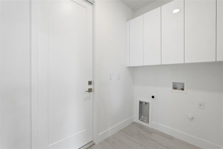 Spacious, unfurnished interior of a new home in , Port Charlotte (Image 16). Spacious, unfurnished interior of a new home in , Port Charlotte (Image 16).