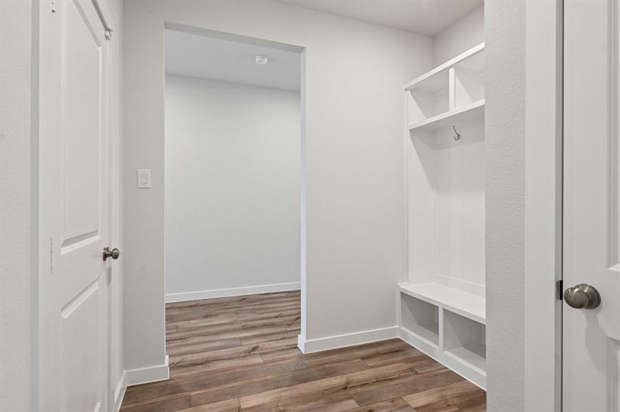 Spacious, unfurnished interior of a new home in Summerwood Estates, Red Oak (Image 27).