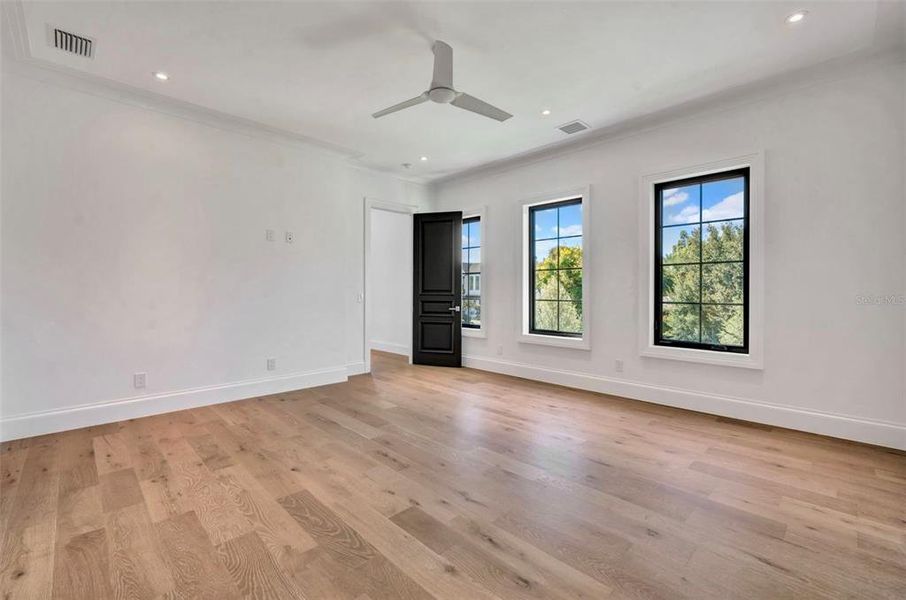 Spacious, unfurnished interior of a new home in , Winter Park (Image 57).