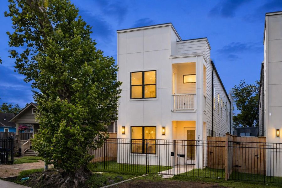 Brand-new, never-lived-in contemporary in Sunset Heights — 4 beds, 4 full baths, first-floor guest suite, and a waterfall-quartz kitchen built to be the center of the home. Brand-new, never-lived-in contemporary in Sunset Heights — 4 beds, 4 full baths, first-floor guest suite, and a waterfall-quartz kitchen built to be the center of the home.
